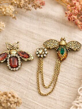 Set of 2 Bee Brooches Pins Rhinestones Vintage Style New in Box